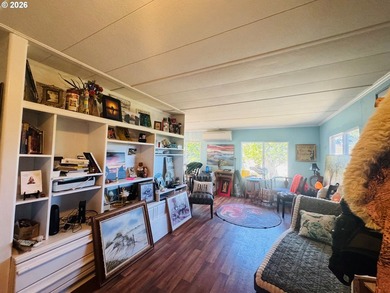 Charming 3BD/2BA manufactured home nestled at the end of a quiet - photo 4