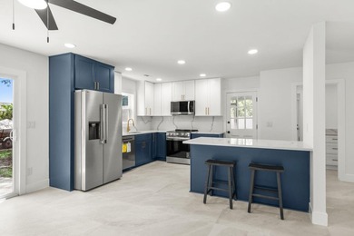 Completely remodeled from top to bottom, this beautifully - photo 5