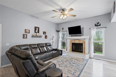 Beautifully maintained, 3 bedroom, 2 1/2 bath energy-efficient - photo 5