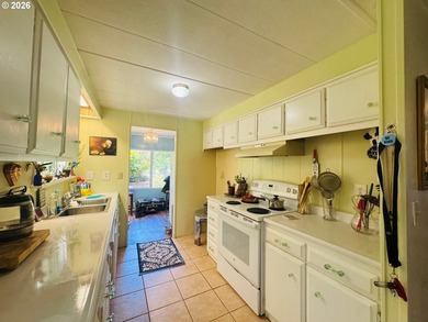 Charming 3BD/2BA manufactured home nestled at the end of a quiet - photo 6