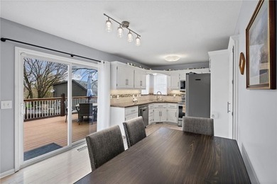 Beautifully maintained, 3 bedroom, 2 1/2 bath energy-efficient - photo 9