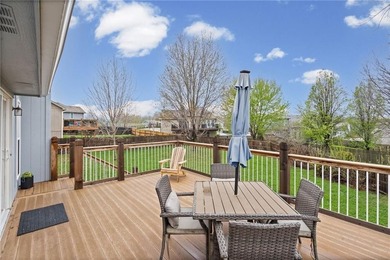 Beautifully maintained, 3 bedroom, 2 1/2 bath energy-efficient - photo 10