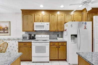 Charming 2-bedroom, 2-bathroom home located in a well-maintained - photo 8