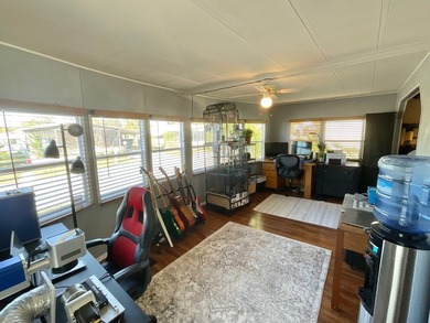 Your search is over! Welcome to this beautifully decorated - photo 18
