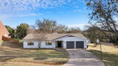 Lake Home Sale Pending in Granbury, Texas