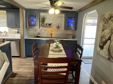 Your search is over! Welcome to this beautifully decorated - photo 25