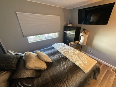 Your search is over! Welcome to this beautifully decorated - photo 32
