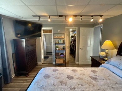Your search is over! Welcome to this beautifully decorated - photo 38