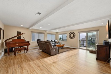 Perched on the Bay Park hillside, this 4,212 sq ft residence - photo 4
