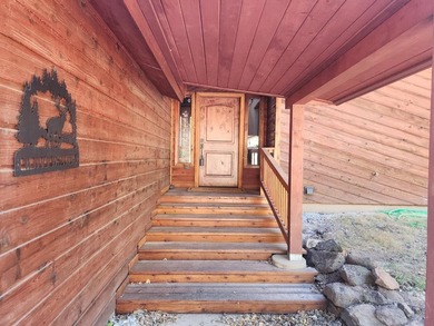 Mountain respite on beautiful accessible and expansive lot, at - photo 4