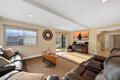 Perched on the Bay Park hillside, this 4,212 sq ft residence - photo 6