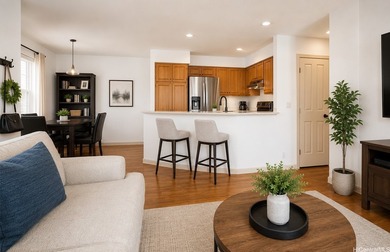 Welcome home to this well-maintained 2-bedroom, 2-bath upstairs - photo 8