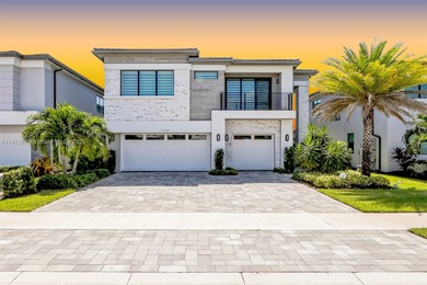 Lake Home For Sale in Boca Raton, Florida