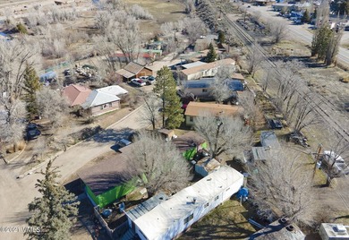 Large lot with great development potential, or just sit back and - photo 6