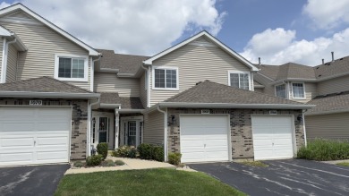 Lake Townhome/Townhouse For Sale in Darien, Illinois