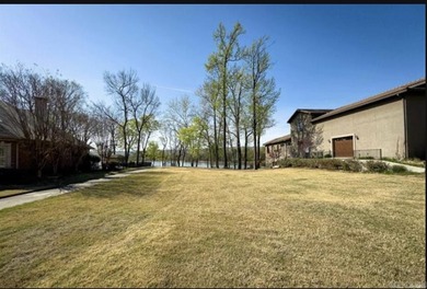 Build your dream home on this beautiful level lot in subdivision - photo 2