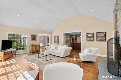 Beautifully rebuilt in 2006, this custom turn-key retreat offers - photo 11