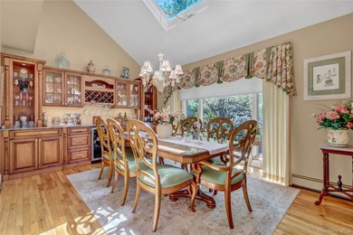 Welcome to Tuscany in Kings Park, an exceptional and rare - photo 16