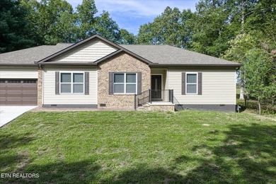 NEW CONSTRUCTION with stainless appliances in Lake Tansi Village - photo 4