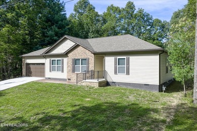 NEW CONSTRUCTION with stainless appliances in Lake Tansi Village - photo 5