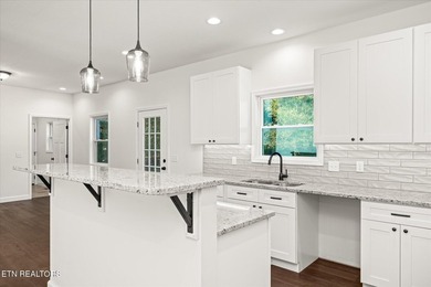 NEW CONSTRUCTION with stainless appliances in Lake Tansi Village - photo 9