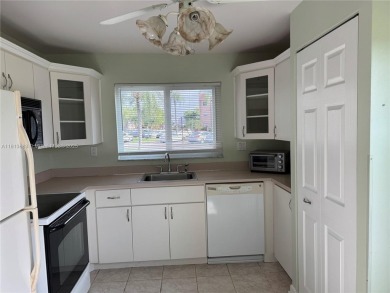 Lake Condo For Sale in Sunrise, Florida