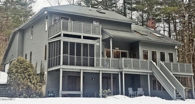 This spacious contemporary home has a magnificent lot offering - photo 4