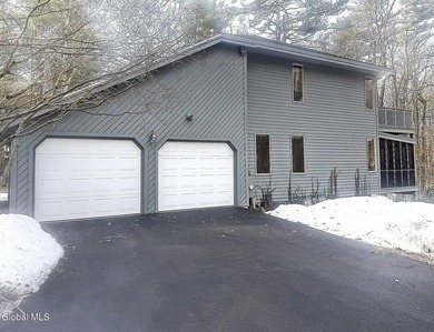 This spacious contemporary home has a magnificent lot offering - photo 5