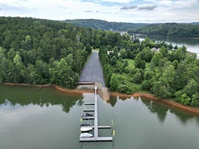 Pond-front, 2.97 acre lot in beautiful Runaway Bay with access - photo 4