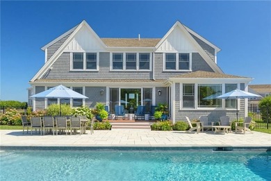 Custom crafted oceanside estate perfectly sited on a tranquil - photo 2