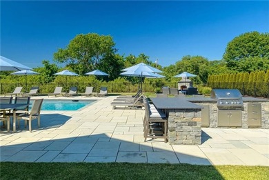 Custom crafted oceanside estate perfectly sited on a tranquil - photo 6