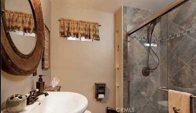 Cozy Rustic Cabin Retreat in Sugarloaf - Your Big Bear Getaway! - photo 3