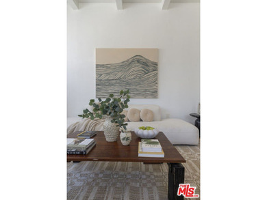 Perfectly located in the heart of Venice, just moments from - photo 14