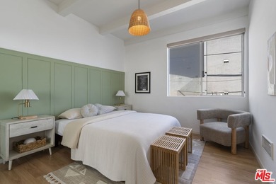 Perfectly located in the heart of Venice, just moments from - photo 23