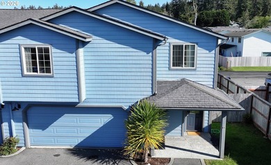 Three bedrooms and a spacious two-level layout set the tone for - photo 33