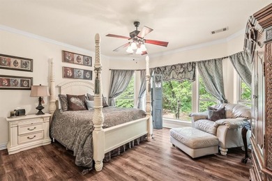 Welcome to 700 Coffee Circle! A masterfully crafted luxury - photo 38