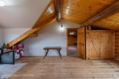 Stunning 2,532 sq ft log home on 90 working acres in the heart - photo 40