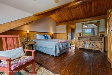 Stunning 2,532 sq ft log home on 90 working acres in the heart - photo 42