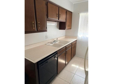 Super Affordable Rare Find: This is the only 2 full bedroom and - photo 4