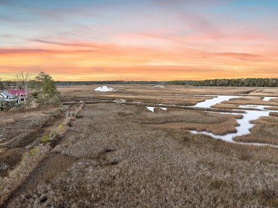 Welcome to the ultimate Lowcountry retreat in the exclusive - photo 5