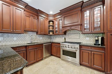 Luxury, privacy and low-maintenance living come together in this - photo 10
