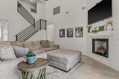 Rare 5 bedroom, 3 bath home in the desirable Villas at Sage - photo 4
