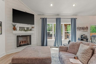Rare 5 bedroom, 3 bath home in the desirable Villas at Sage - photo 5