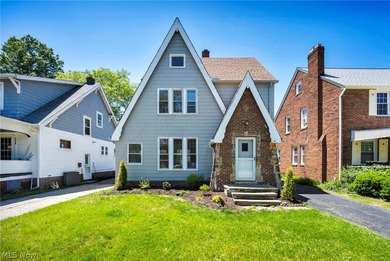 Don't miss this beautifully maintained Colonial-style home in - photo 2