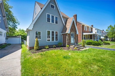 Don't miss this beautifully maintained Colonial-style home in - photo 3