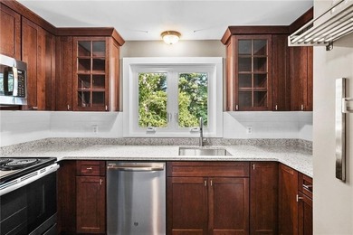 This inviting end-unit townhouse, part of the 12-unit Barclay - photo 7