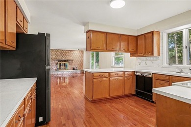 With fresh cosmetic updates throughout, 25 Gayla Dr reflects the - photo 19
