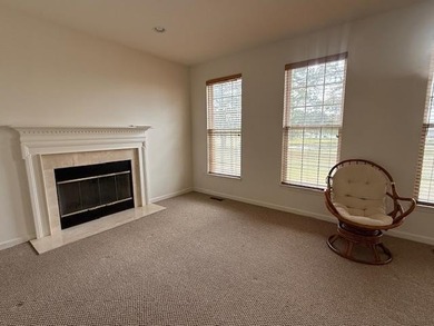 Welcome to life on the golf course in the sought-after community - photo 21