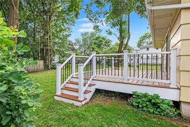 With fresh cosmetic updates throughout, 25 Gayla Dr reflects the - photo 24