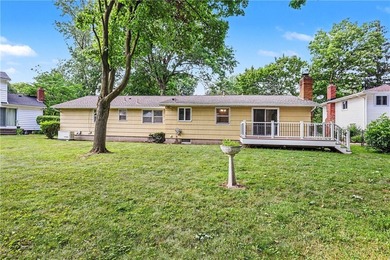 With fresh cosmetic updates throughout, 25 Gayla Dr reflects the - photo 25